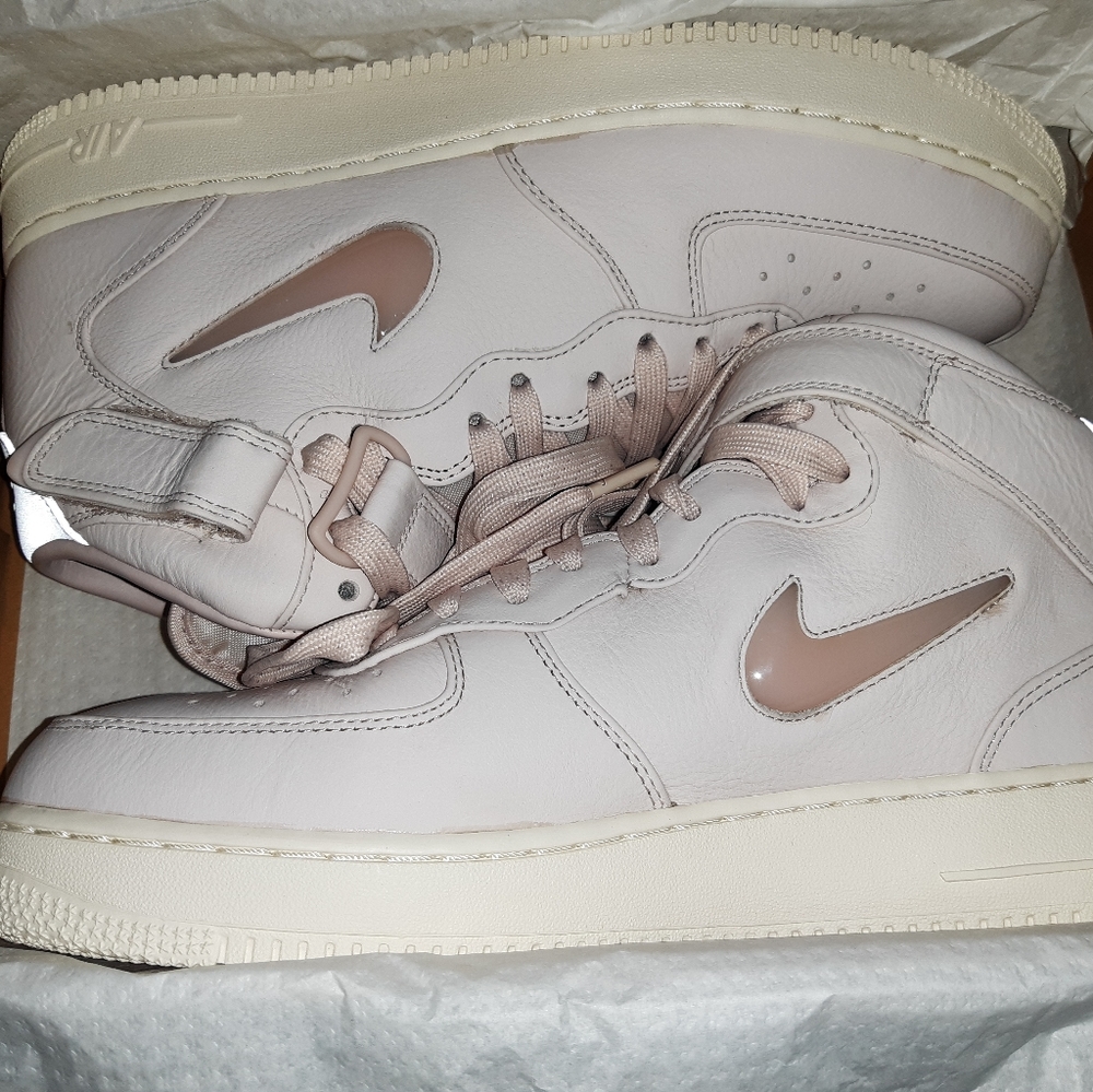 BRAND NEW DEAD STOCK NEVER WORN, NOT EVEN TRIED ON...